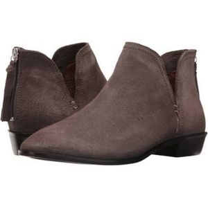 Kenneth Cole Bootie